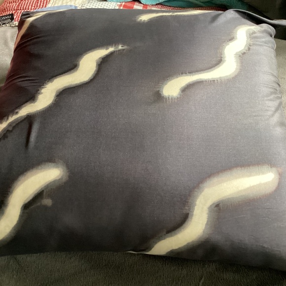 ARTIST SIGNED  PAINTED SILK FABRIC DECORATIVE SQUARE CUSHION COVER & INSERT 14in - Picture 6 of 12